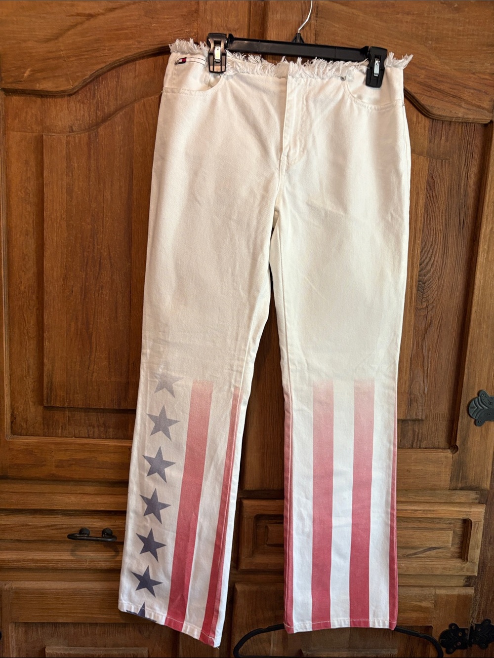Tommy Hilfiger White Straight-Leg Jeans with Red Stripes and Blue Stars - Picture 1 of 10